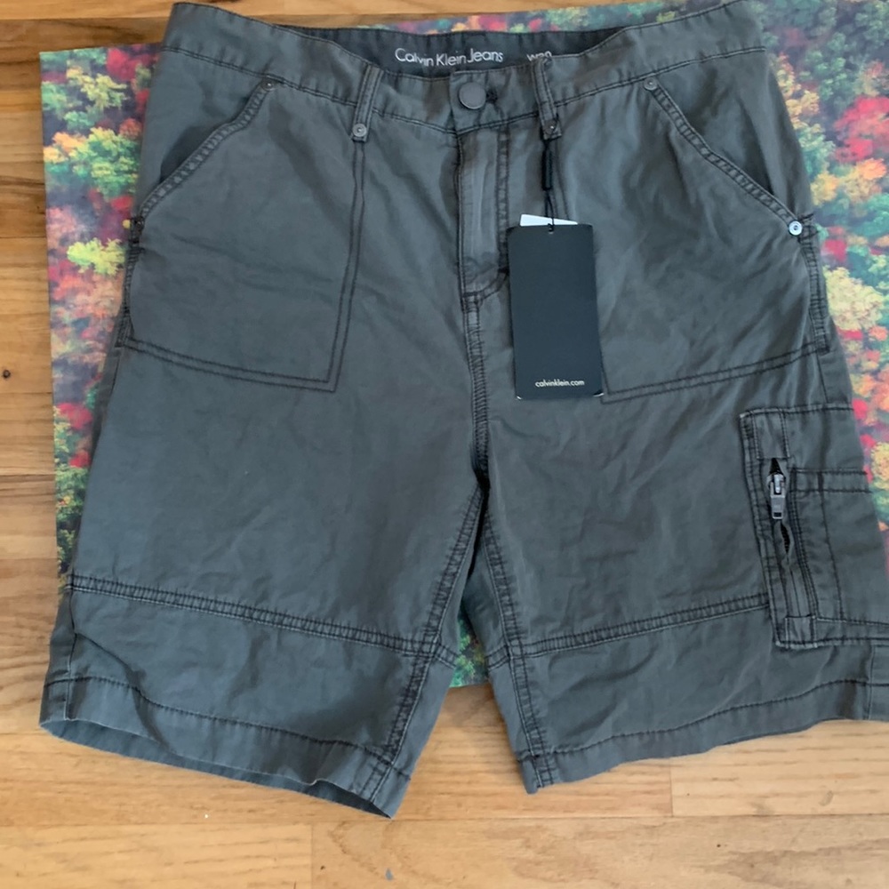 CALVIN KLEIN CASTLEROCK FLIGHT SHORT SIZE 30 NWT
